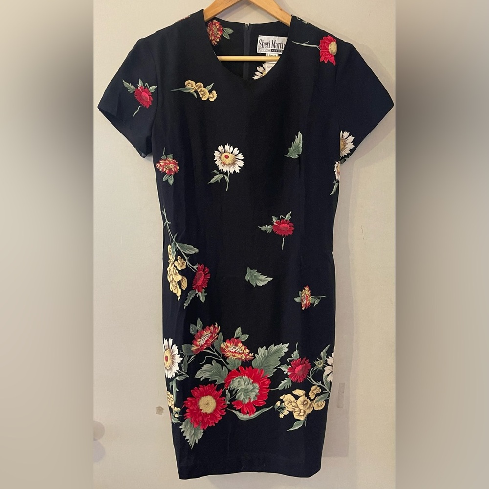 $7 Dresses!! 💐Red, White & Yellow Floral Dress, Office, Weddings, Size 10P